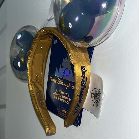 Disney’s 50th Anniversary Limited Edition Light Up Iridescent Mickey Ears - Picture 3 of 4